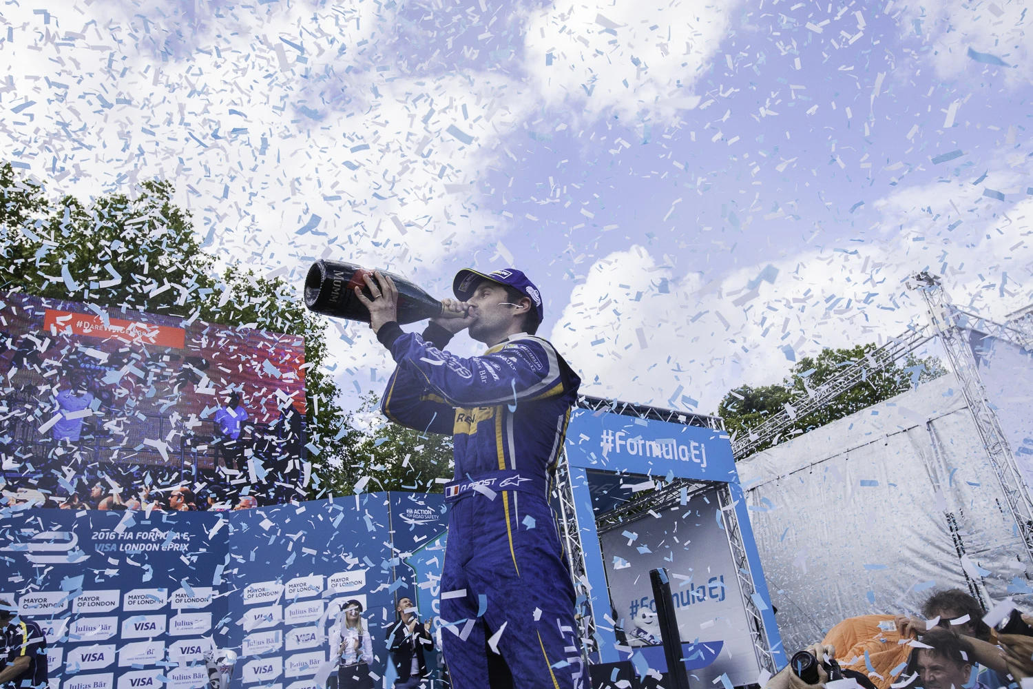 Adrian Fisk-MummChampagne2-LondonEprix-20.jpg