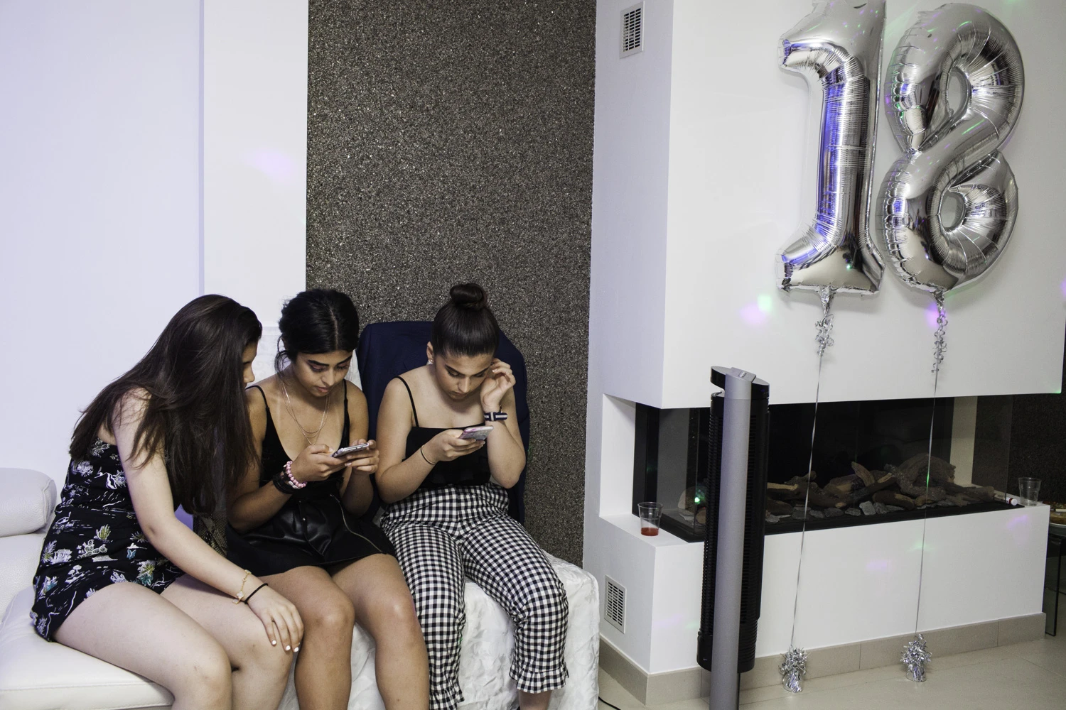 AdrianFisk-18thBirthdayPartyPhotography-15.jpg