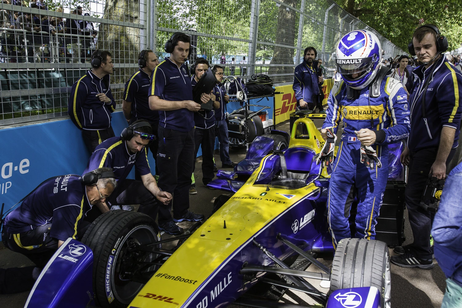 The London Eprix with Mumm champagne 